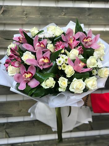 Букет цветов из: Розы и Хризантемы в Унъюган
