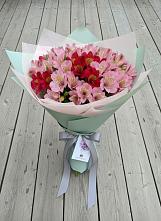 Букет цветов из:  Альстромерии в Унъюган
