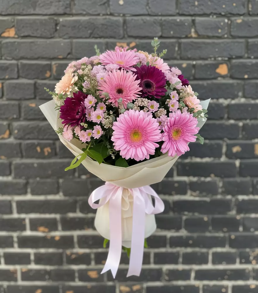 Букет цветов из: Герберы и Хризантемы в Унъюган