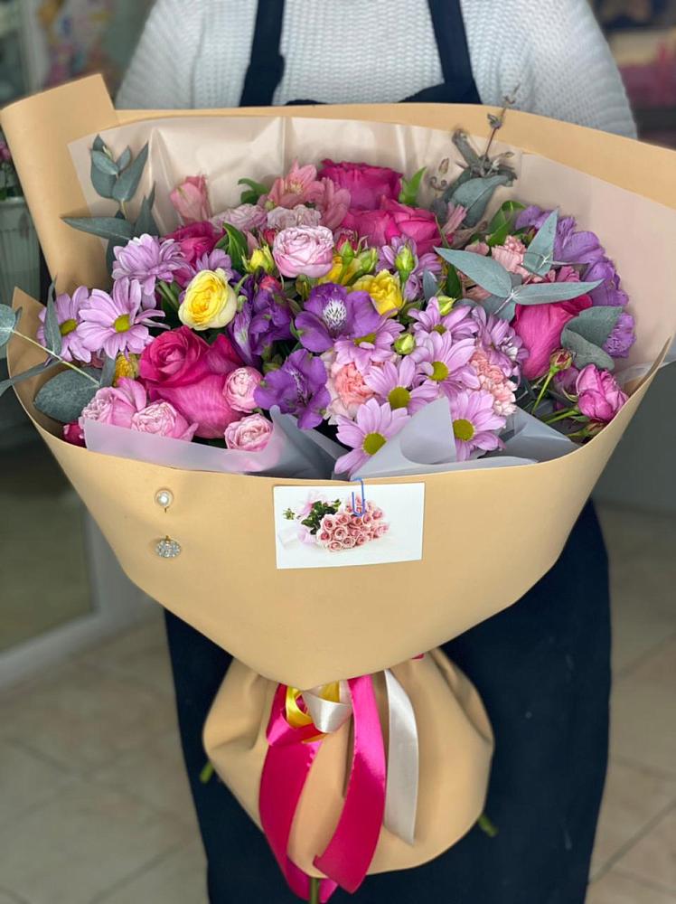 Букет цветов из: Хризантемы, Гвоздики и Альстромерии в Унъюган