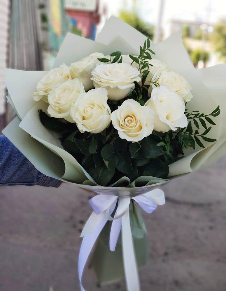 Букет Белые розы Проуд в Унъюган