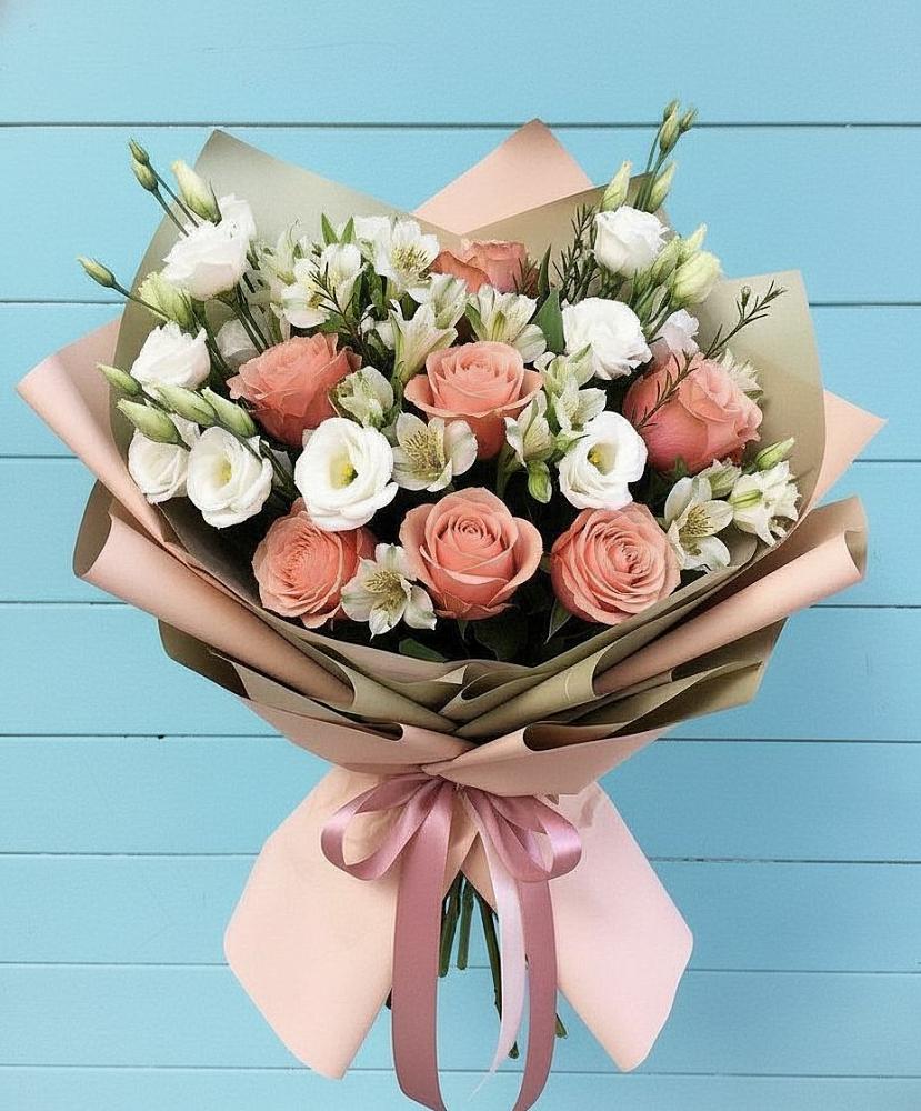 Букет цветов из: Розы, Альстромерии и Лизиантусы в Унъюган