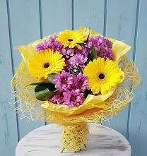 Букет цветов из:  Хризантемы и Герберы в Унъюган