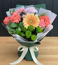 Букет цветов из:  Гвоздики, Розы, Герберы и Хризантемы #REPLACE_PRED# Унъюган