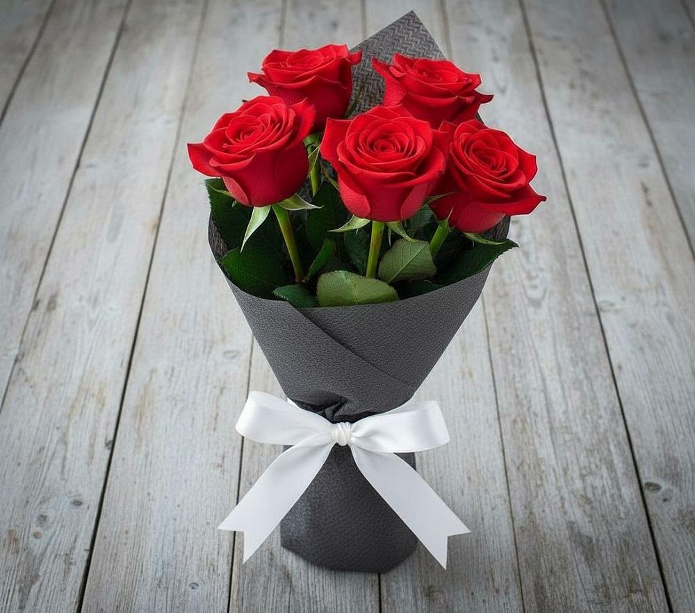 Букет 5 Красных роз Эдлесс Лав в Унъюган