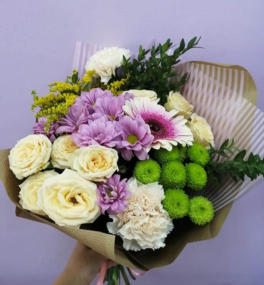 Букет цветов из: Хризантемы, Розы, Гвоздики и Герберы в Унъюган