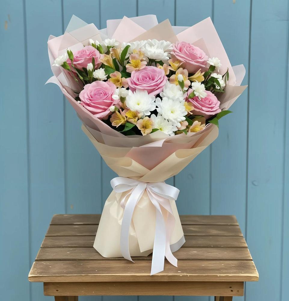 Букет цветов из: Гвоздики, Орхидеи и Розы в Унъюган