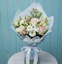 Букет цветов из:  Розы и Лизиантусы в Унъюган