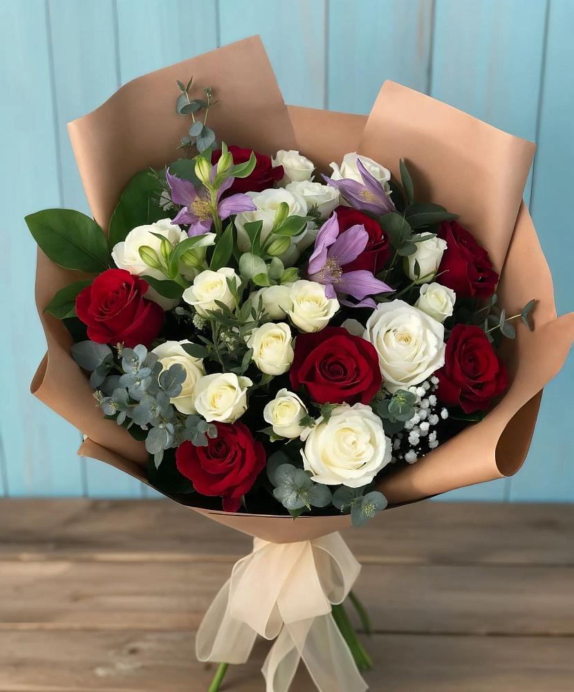 Букет цветов из: Розы и Альстромерии в Унъюган