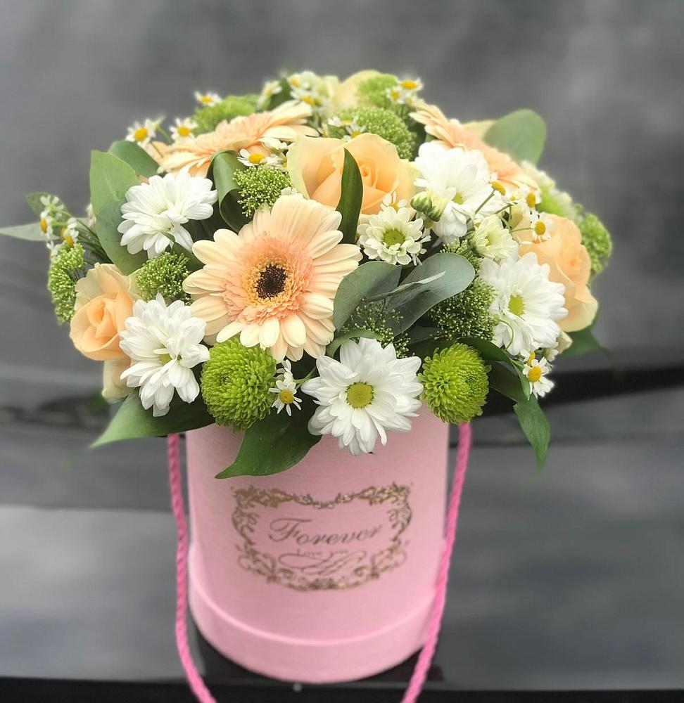 Цветочная композиция из Розы, Герберы и Хризантемы в шляпной коробке в Унъюган