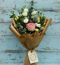 Букет цветов из:  Розы и Лизиантусы в Унъюган
