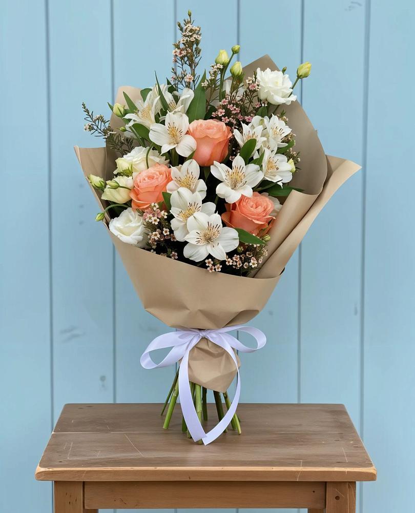 Букет цветов из: Альстромерии, Лизиантусы, Розы и Хризантемы в Унъюган