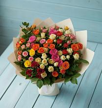 Букет Микс из разноцветных кустовых роз в Унъюган